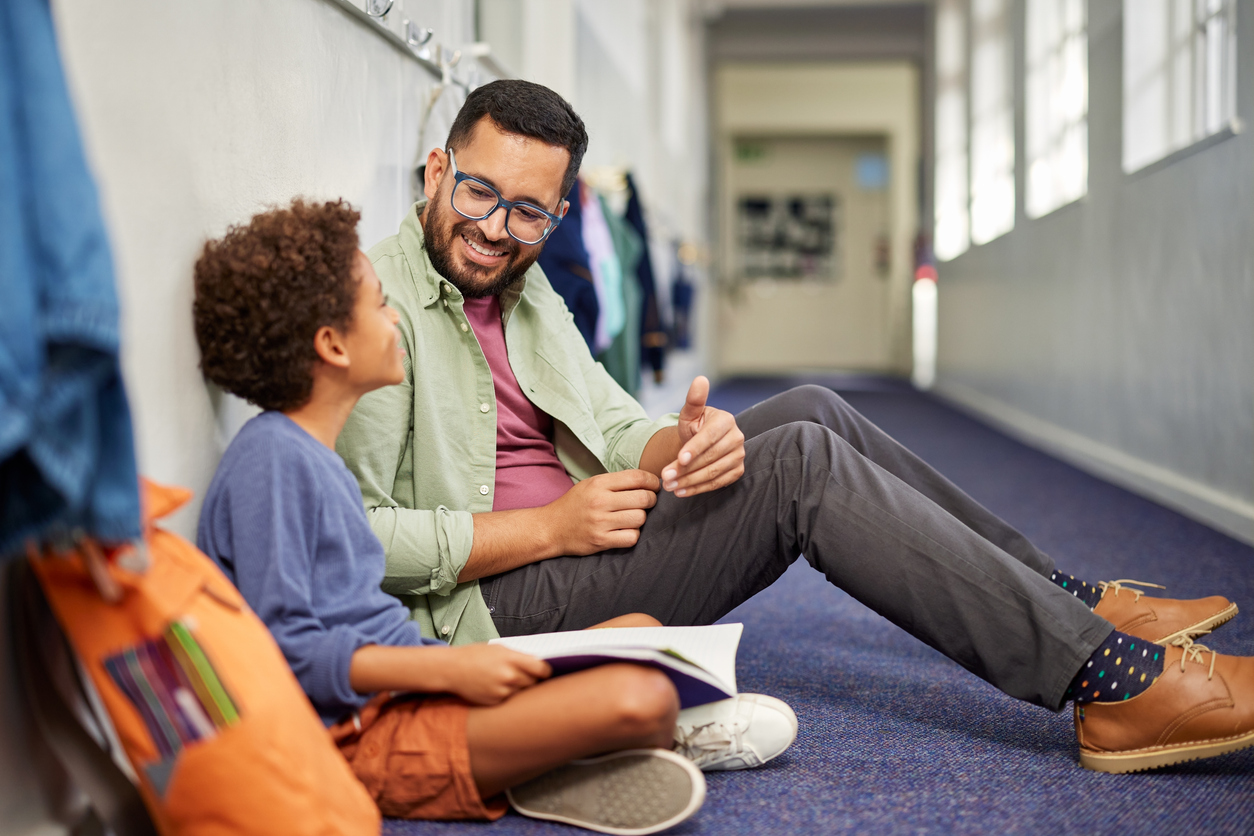 therapist helping young boy with his executive functioning.